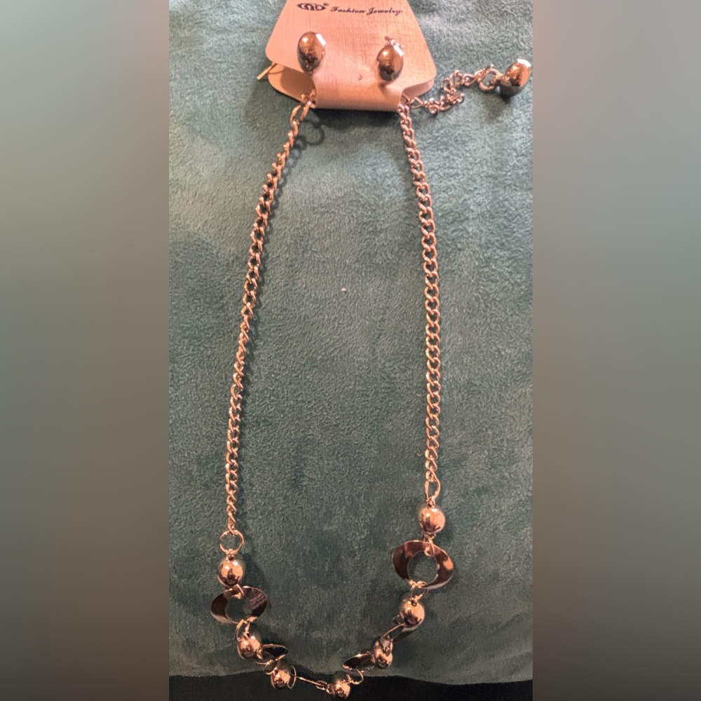 Elegant Silvertone Necklace and Earring Set